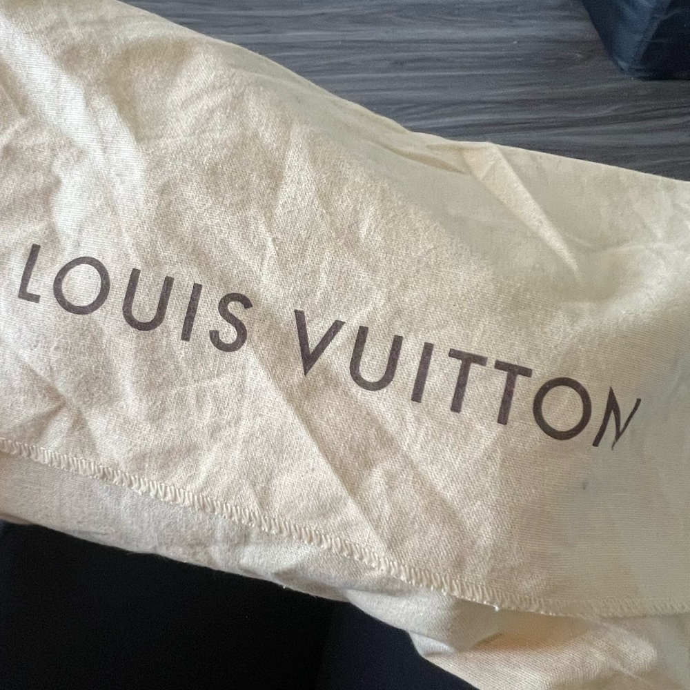 Limited edition Louis Vuitton Purple Gray Evening Clutch with chain strap - Picture 9 of 16